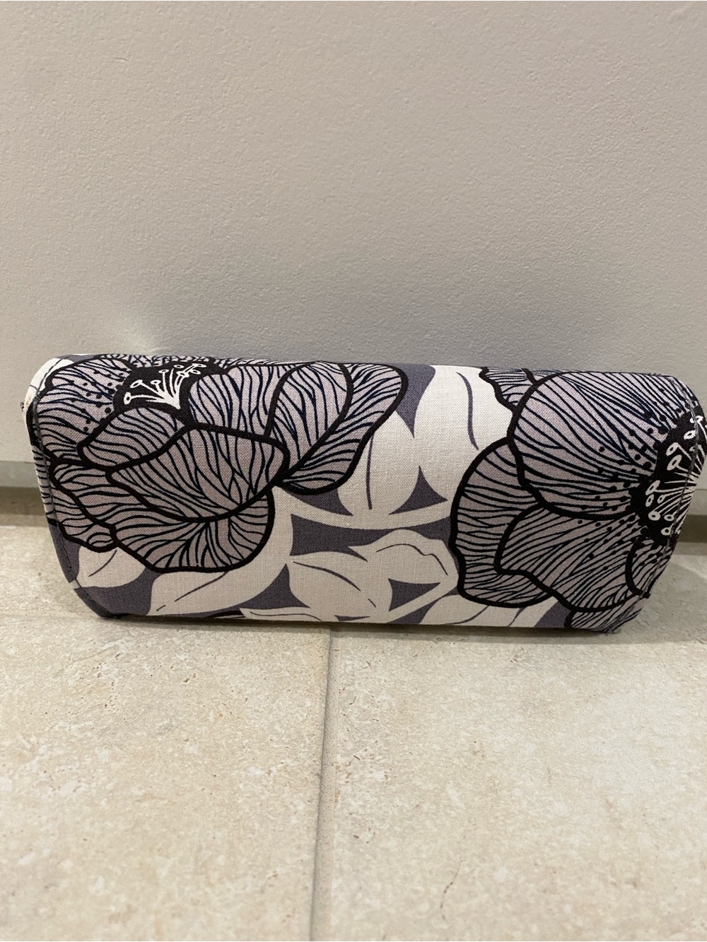 Vera Bradley Outlet Eyeglass Case - Moon Shadow Meadow - Picture 3 of 4